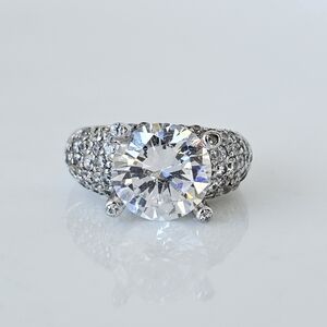 Incredible Diamond Simulant Sterling Silver Size 4.5!